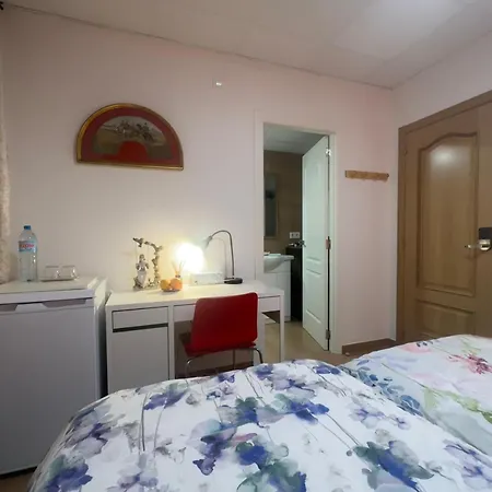 Mirador 2 Del Mercado - Con Bano Privado En El Centro De La Ciudad Vella منزل للإقامة