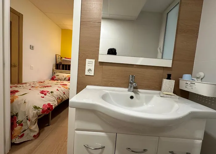Mirador 2 Del Mercado - Con Bano Privado En El Centro De La Ciudad Vella *